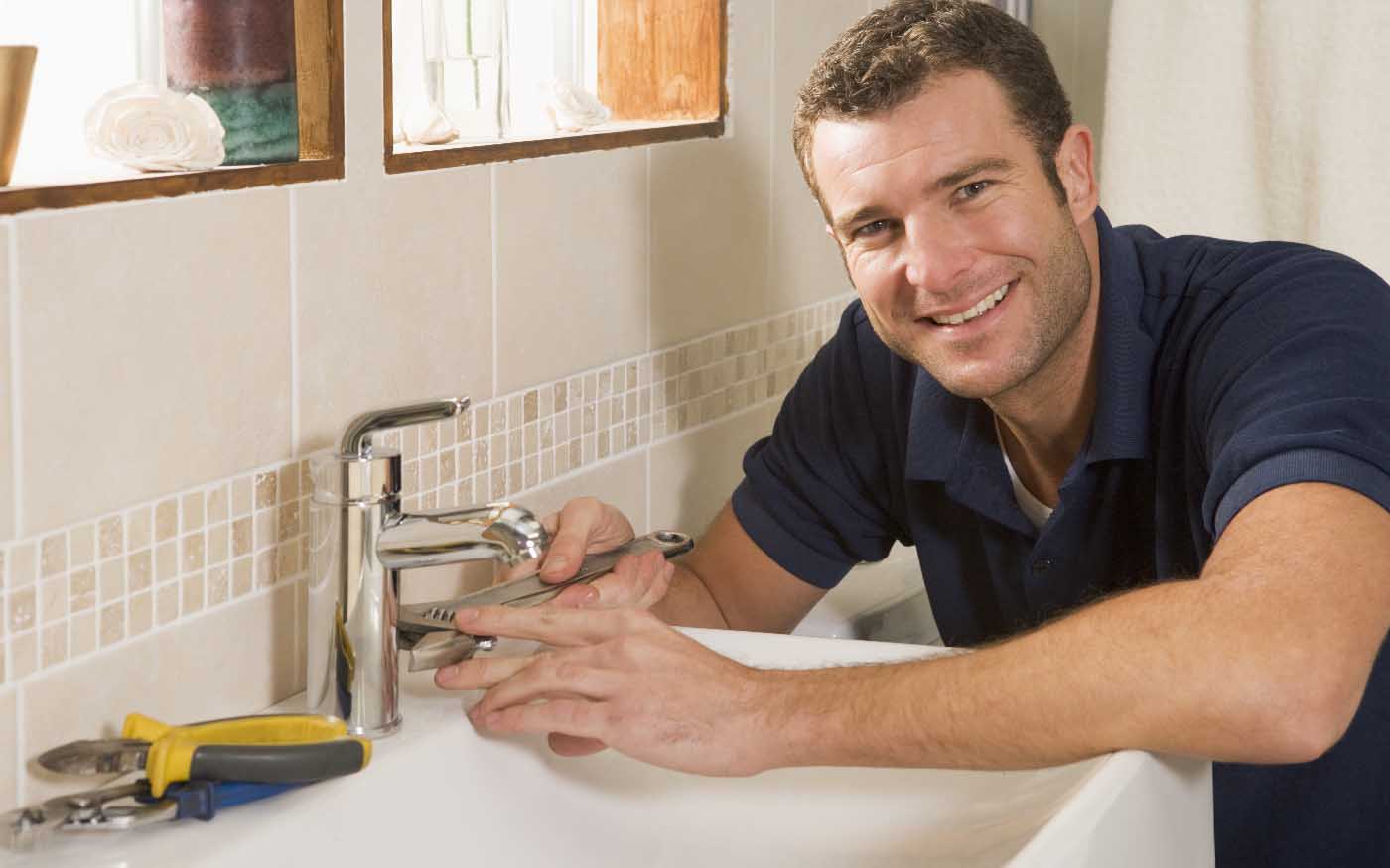 Handyman Plumber Replacing Faucet